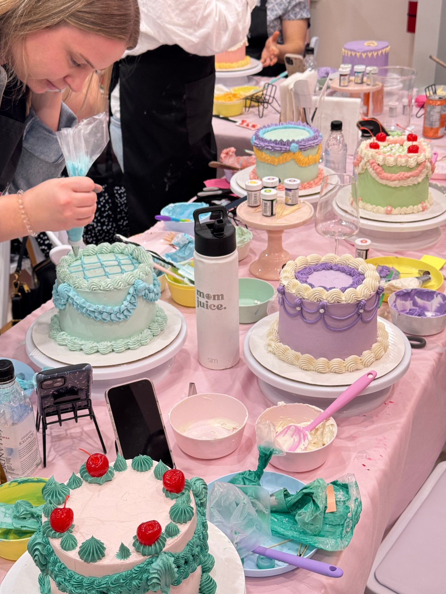 OCT 30 | HALLOWEEN: vintage cake decorating workshop 6:00pm-9:00pm