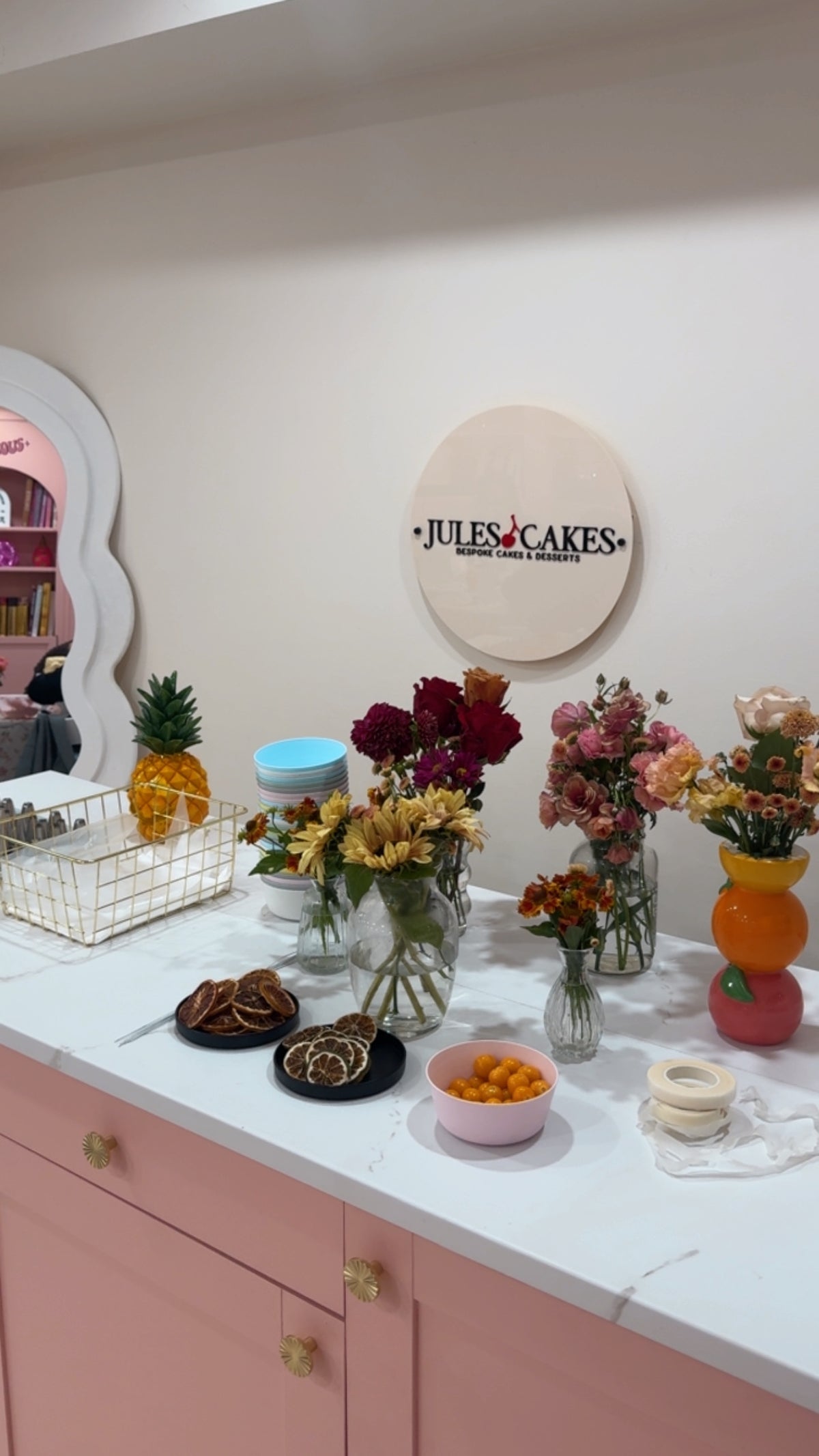 OCT 25 SQUIGGLE FLORAL DOME: cake decorating workshop | 11am-1:30pm