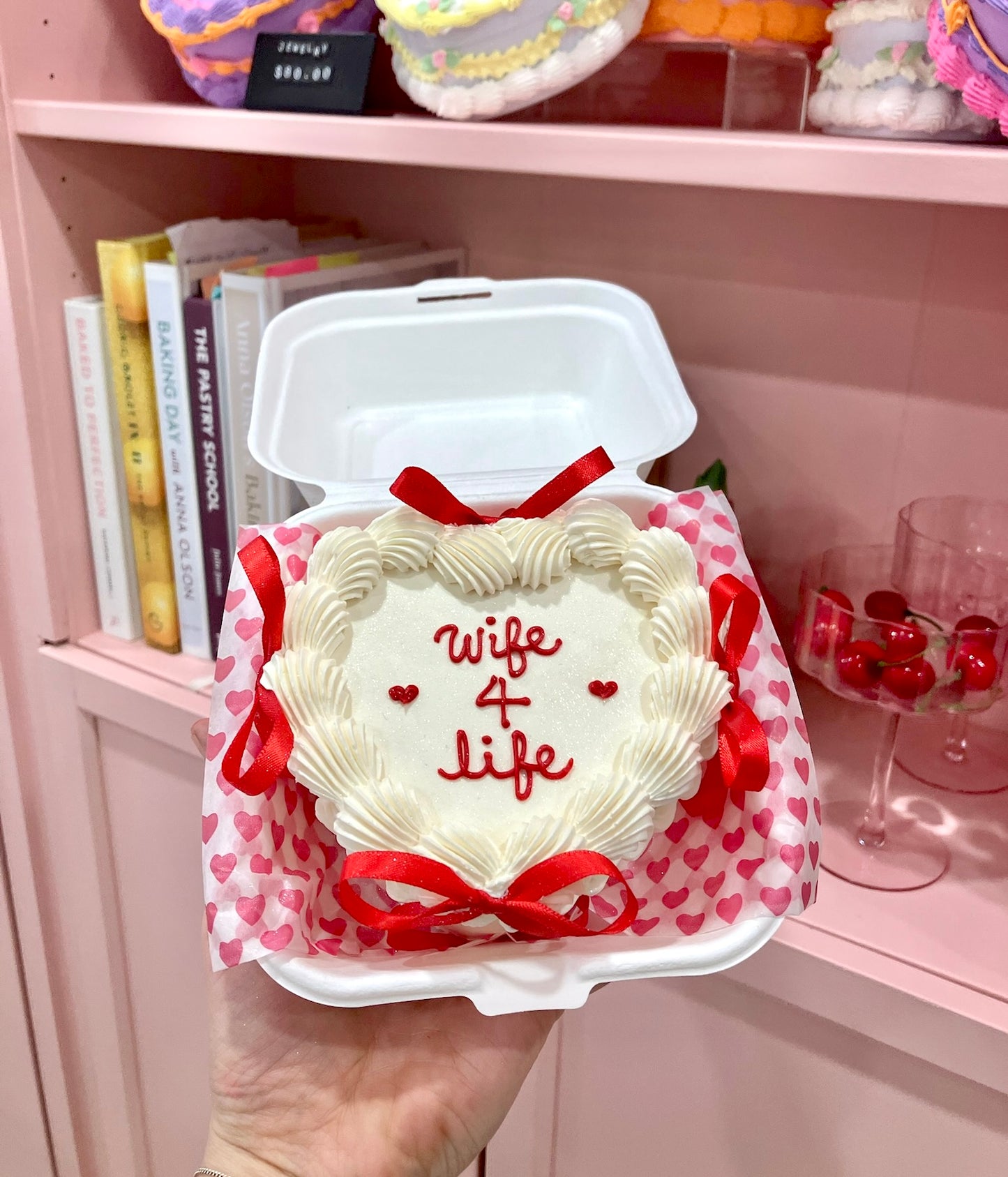 Vintage bow bento cake