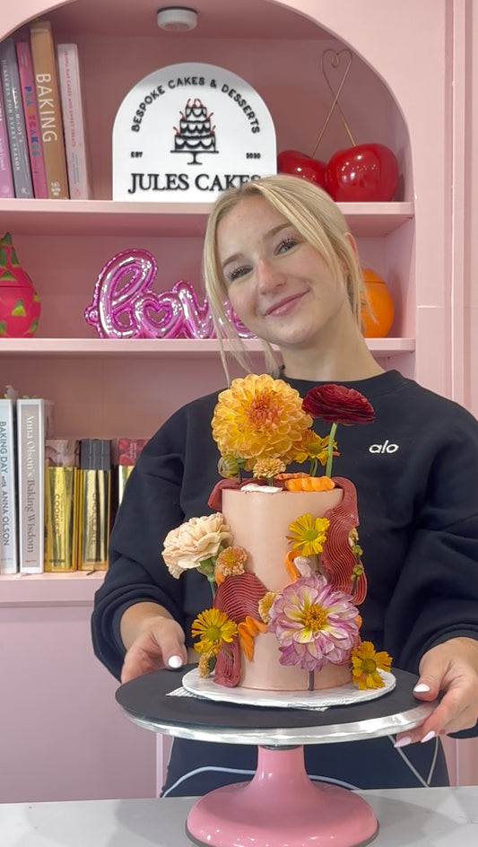 OCT 23 | SQUIGGLE FLORAL: cake decorating workshop | 6pm-8:30pm