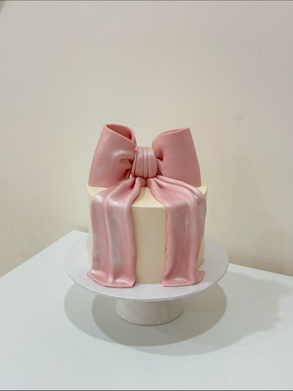 XL Bow cake