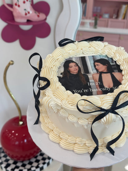 Vintage cake + edible image